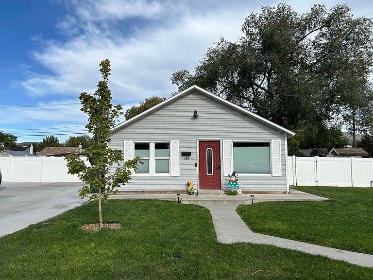 348 Washington Ave photo 1