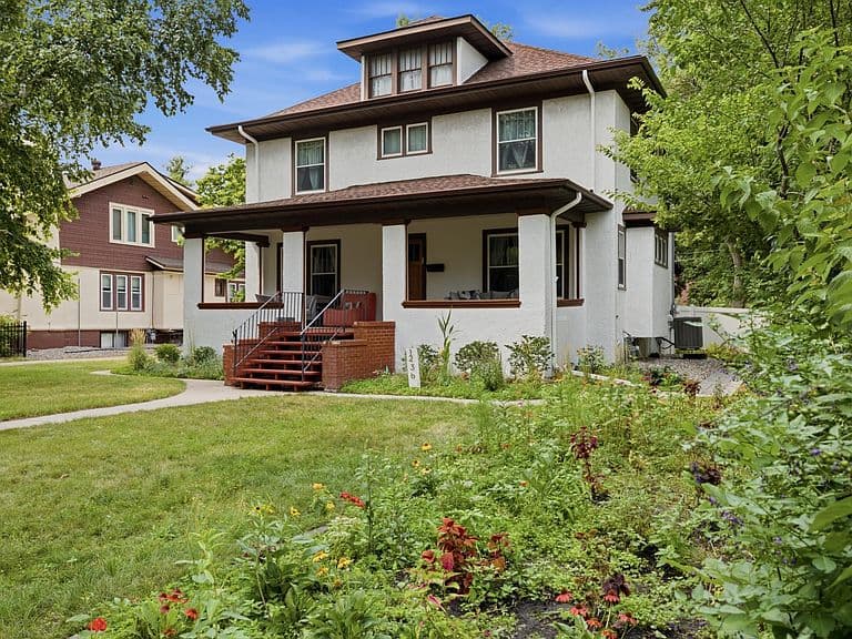 1236 Broadway N photo 4
