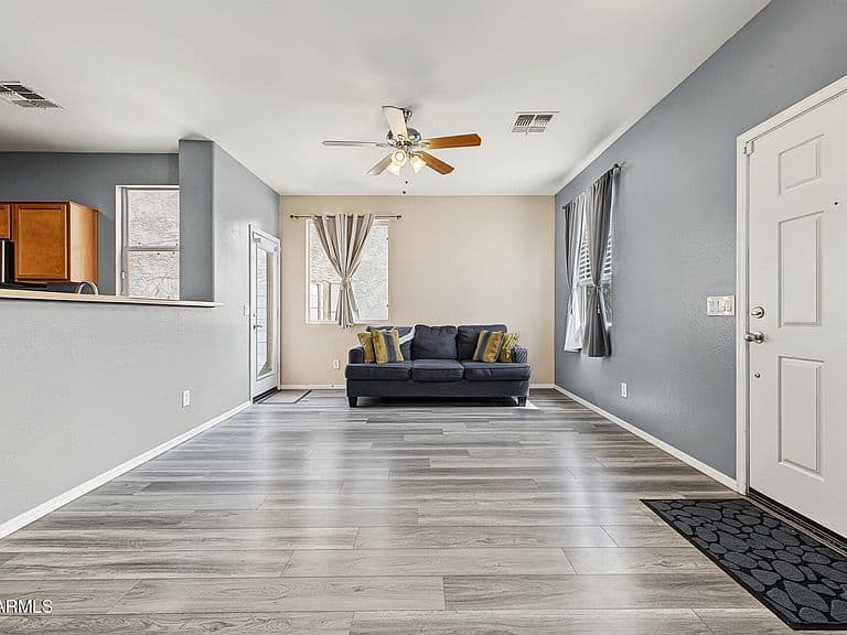 5318 W ALBENIZ Place photo 4