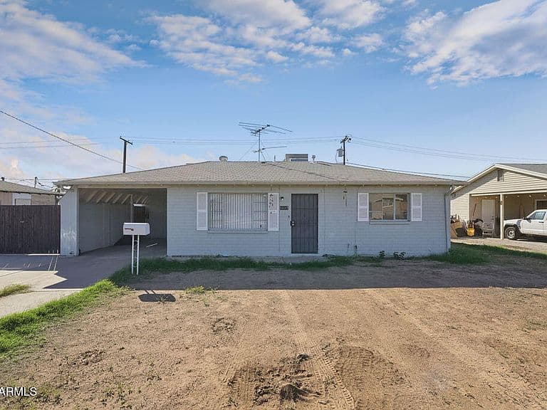 11117 W Florida Avenue photo 2