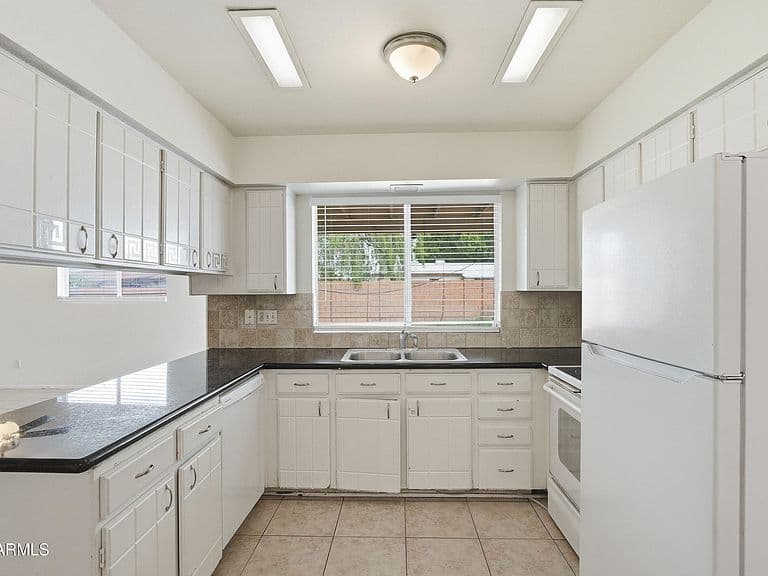 4616 W SAGUARO Drive photo 4