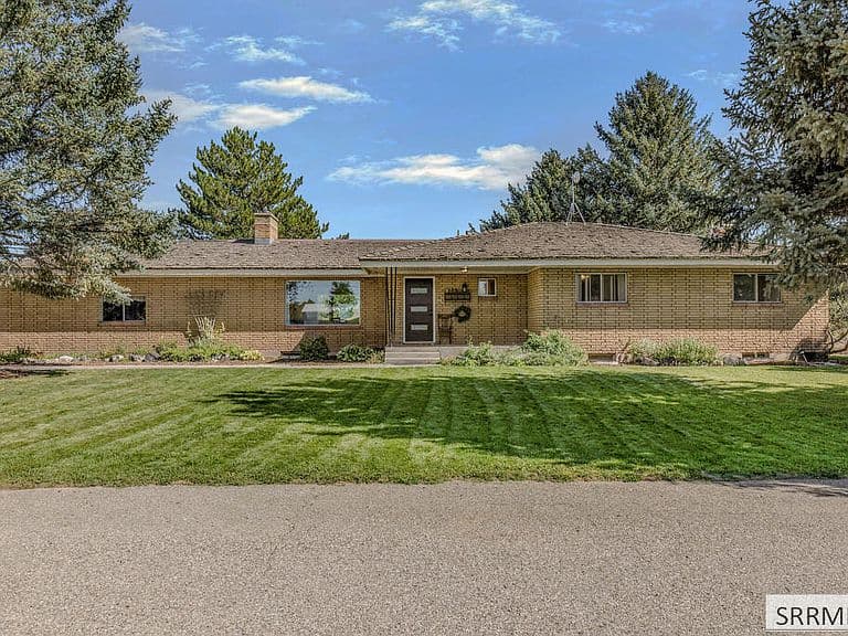 939 S 45th E photo 1