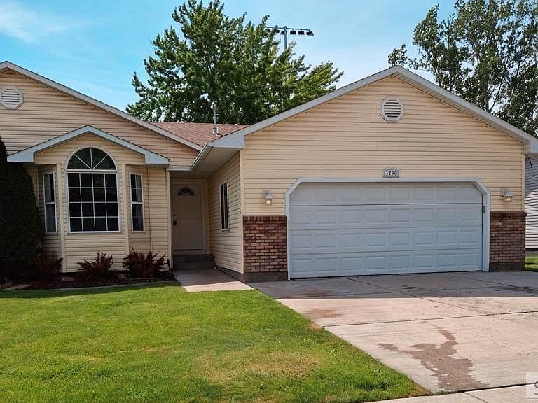 3290 S Carolyn Ln photo 1