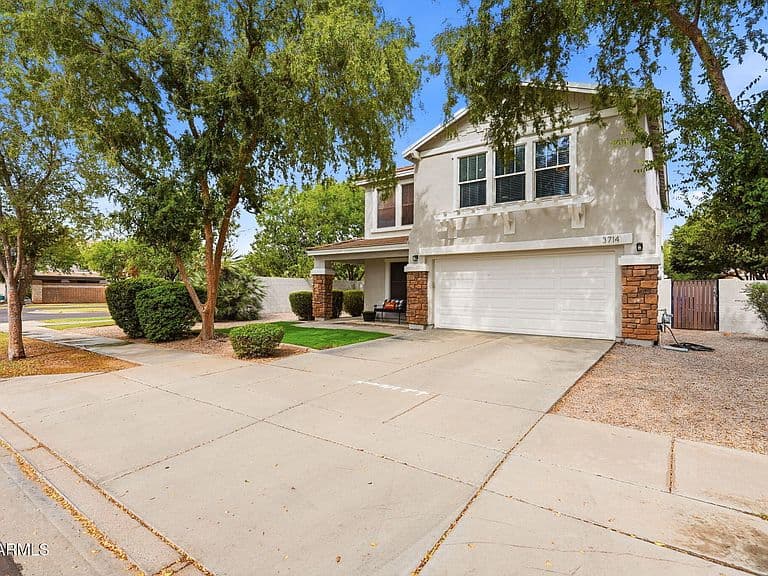 3714 E WASHINGTON Court photo 3