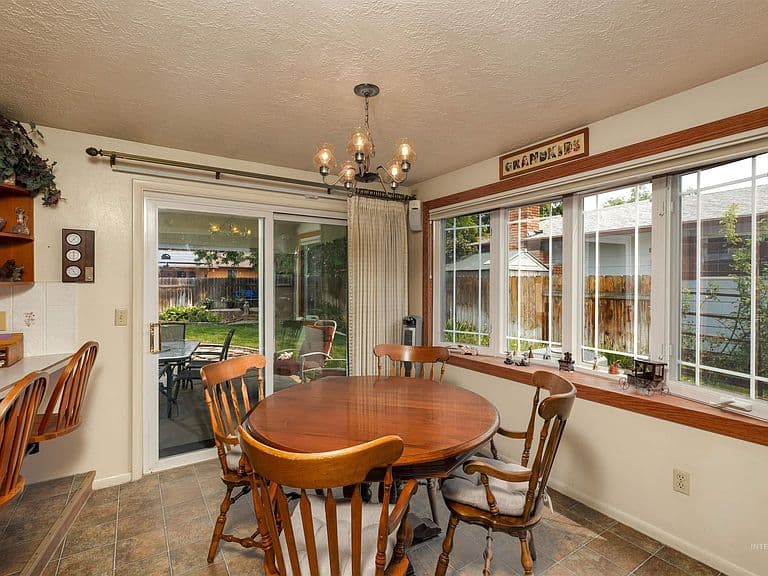 10822 W Bodley St photo 4