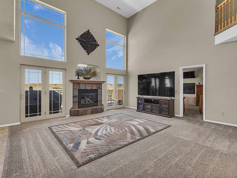 1210 Fawn Cir photo 5