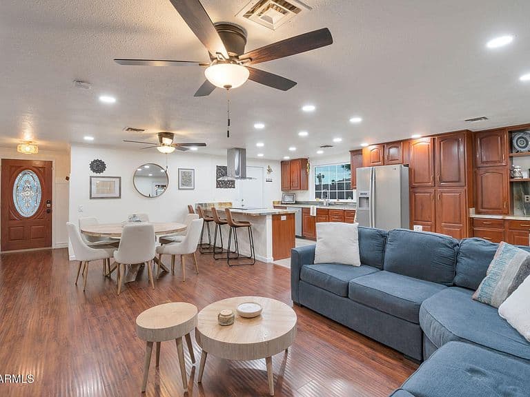 1705 W EL ALBA Way photo 5