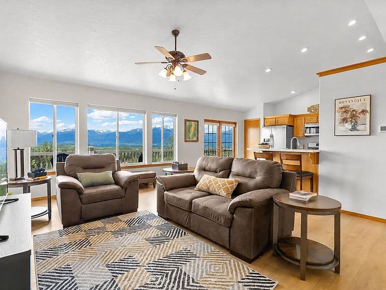 1095 Iron Cap Dr photo 3