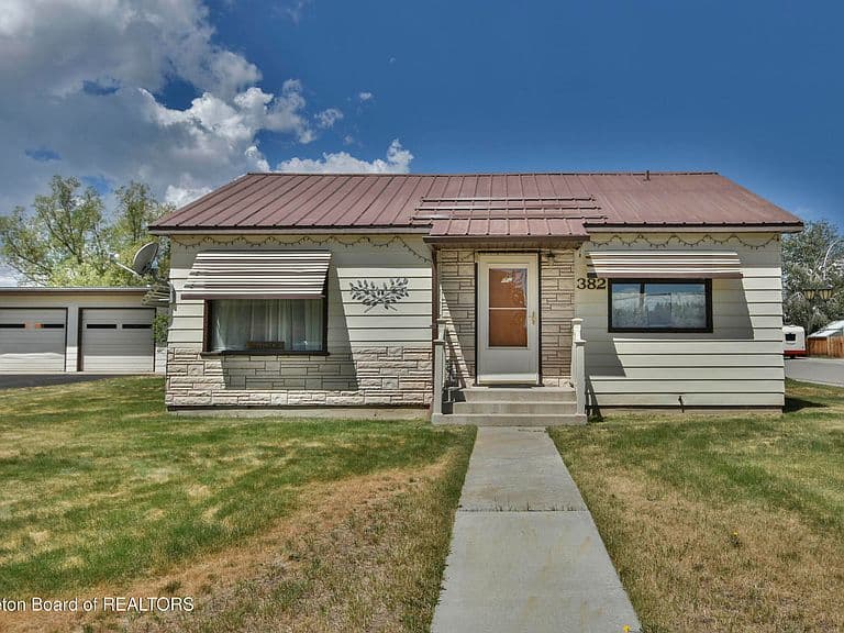382 N Maybell Ave photo 1