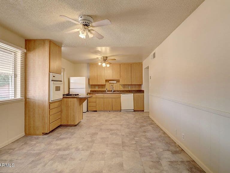 1306 W Elna Rae Street photo 3
