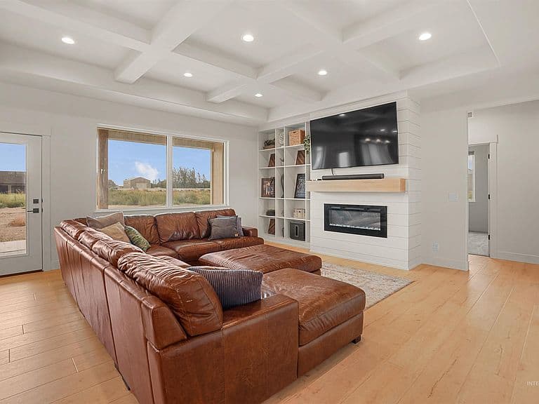 949 Coventry Ln photo 3