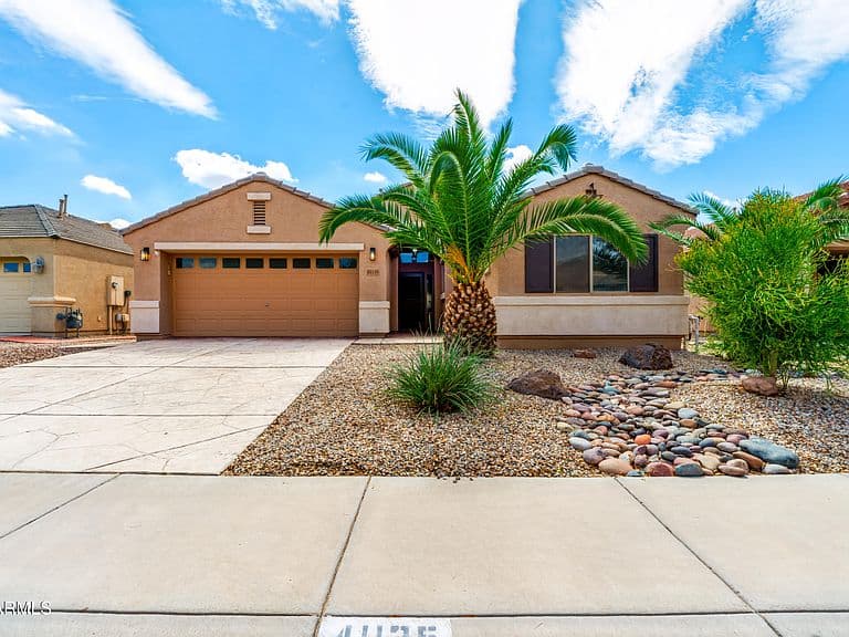 41135 W THORNBERRY Lane photo 2