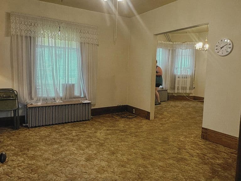 2098 3rd Ave photo 2