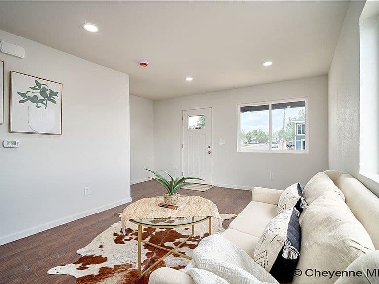 4705 Raleigh Dr photo 3