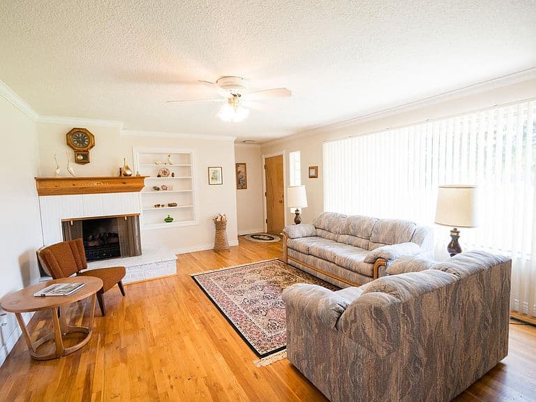 1142 Link St photo 4
