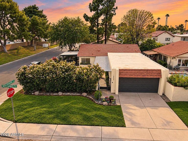 1635 E Windjammer Way photo 3