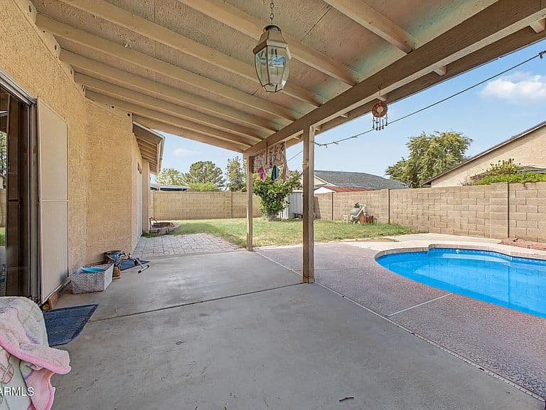 6234 N 88TH Lane photo 4