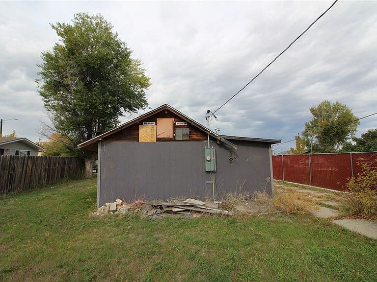 816 2nd St W photo 3