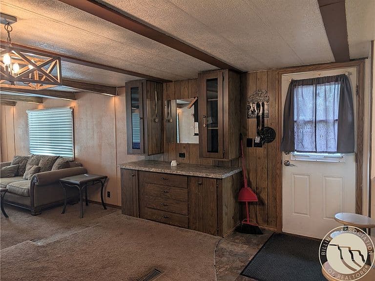 102 Jack St photo 2