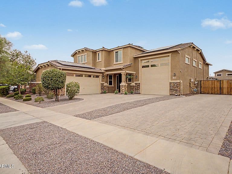 17352 W HEDGEHOG Place photo 2