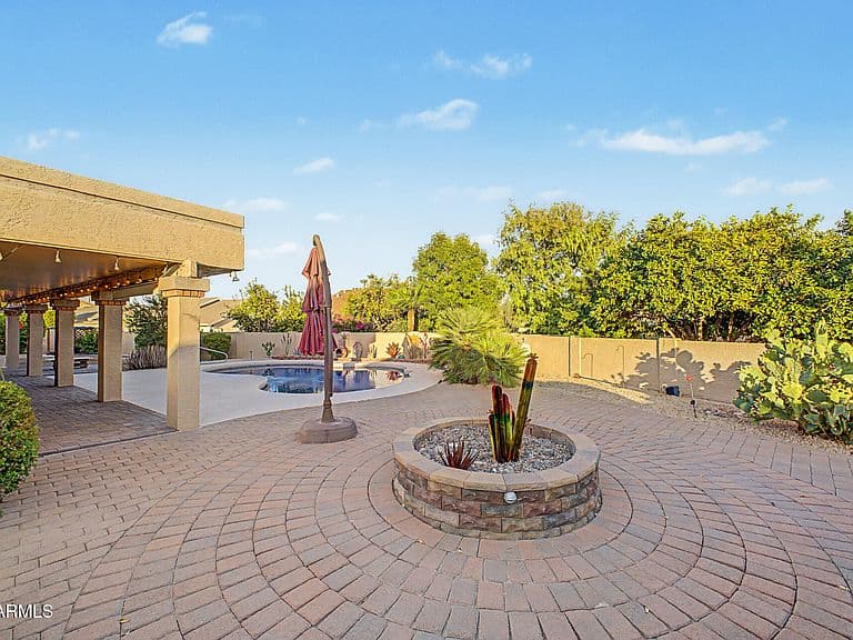 9861 W ESCUDA Drive photo 4
