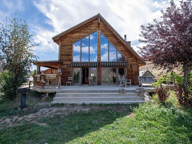 9885 Challis Creek Rd photo 4