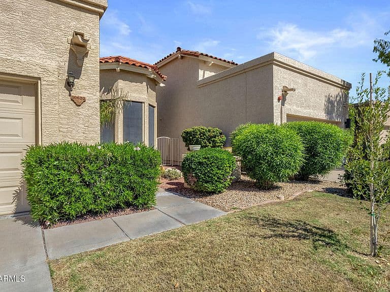 10620 E VOGEL Avenue photo 3