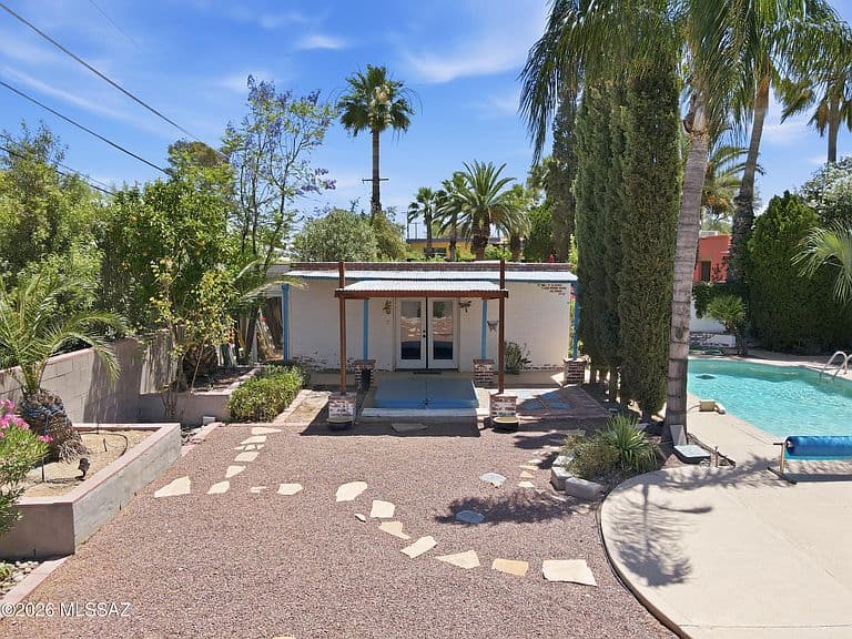 3813 E Calle De Soto photo 5