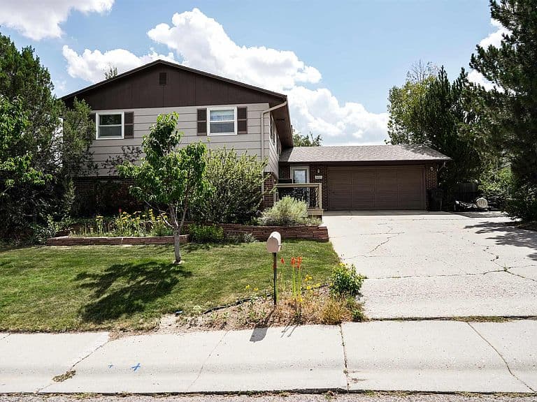 3861 Cynthia Dr photo 2