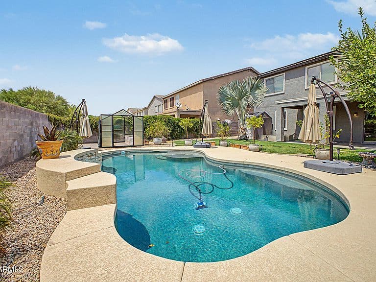 28536 N SUNSET Drive photo 3