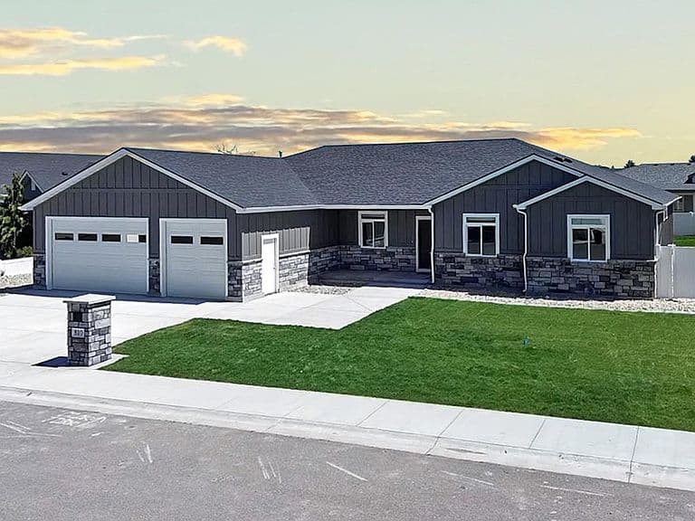 810 Snake River Dr photo 1