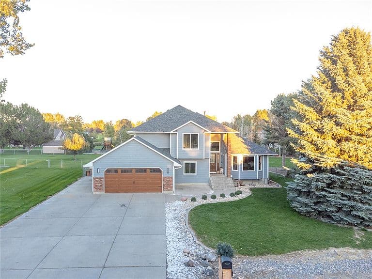 525 Calypso St photo 1
