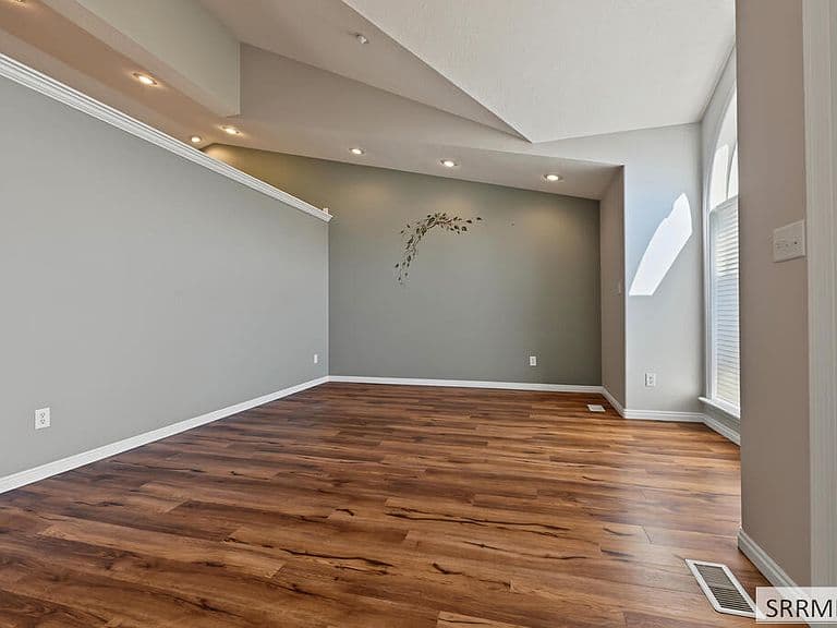 1790 Cabellaro Dr photo 5