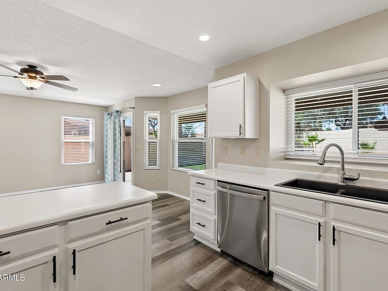 15022 S 28TH Street photo 4