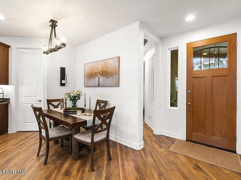 1420 Varsity Dr photo 2