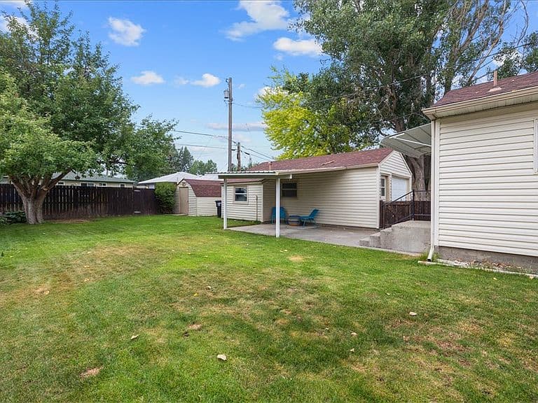 4542 Ryan Ave photo 5