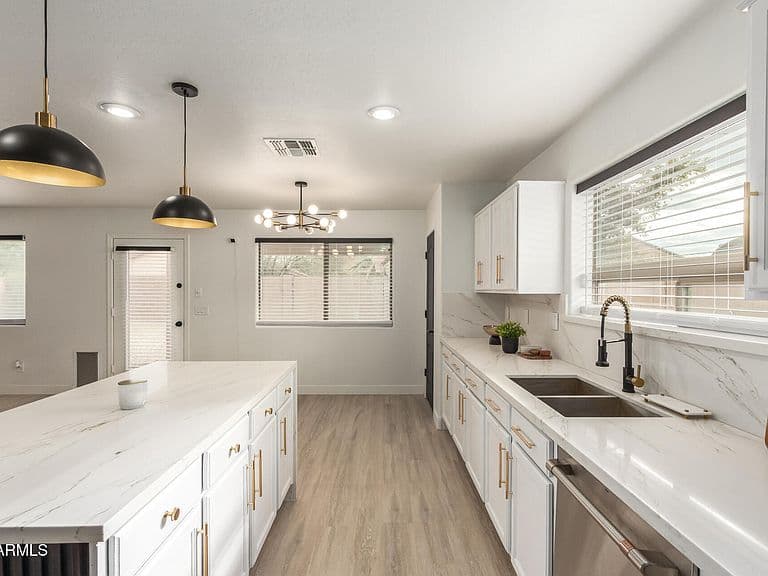 41285 W Pryor Ln photo 3