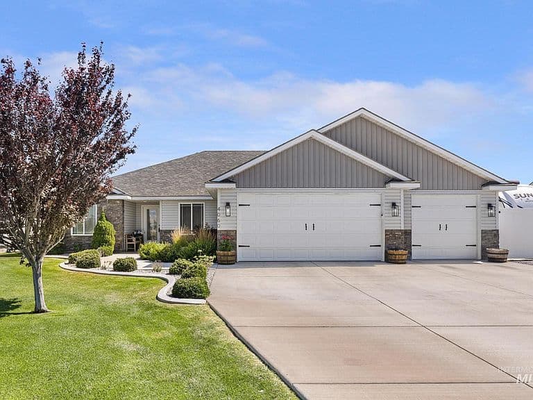 4060 Mountain Vista Ln photo 1