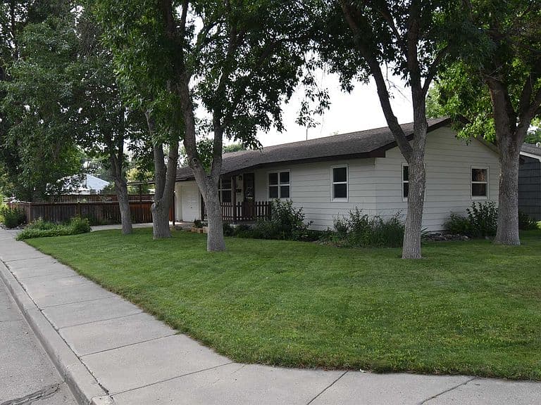 650 Avenue K photo 1