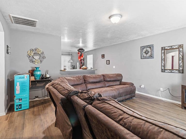 5506 S Pepperview Way photo 4