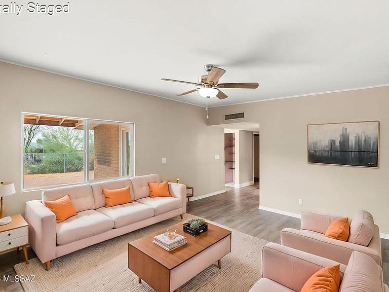 7045 N Camino De La Tierra photo 2