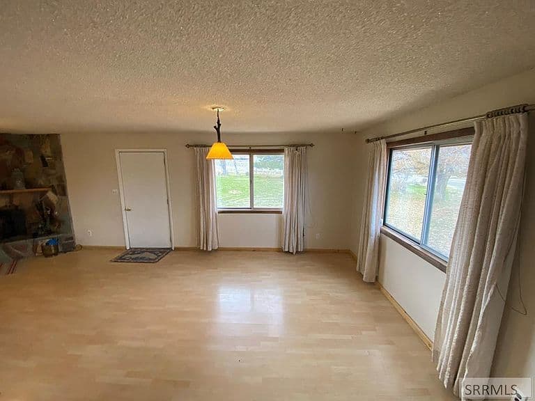 24707 Highway 93 photo 5