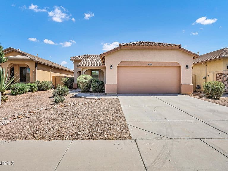 45071 W Yucca Lane photo 1