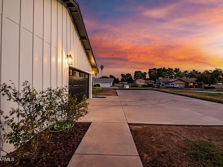 16622 W WATKINS Street photo 3