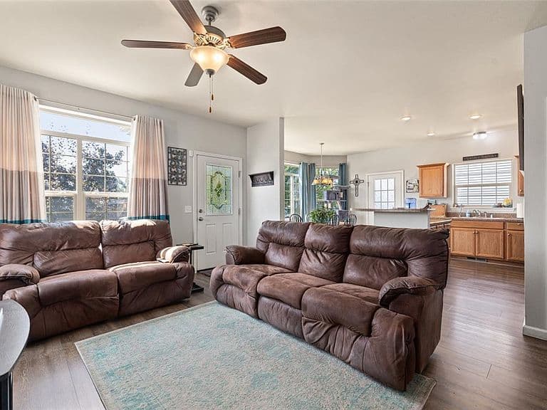 1409 Matador Ave photo 4