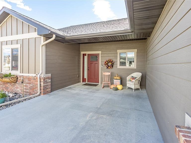 5238 Amherst Dr photo 3