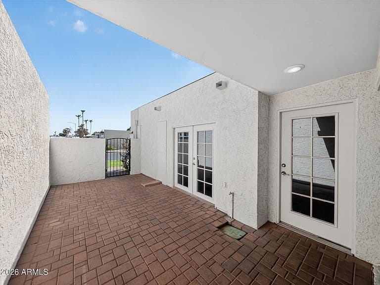 970 W TULSA Street photo 4