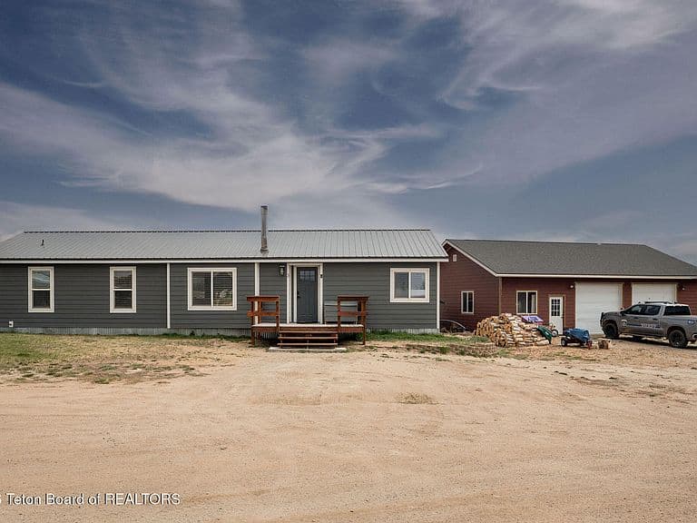 3 Longbow Ln photo 2