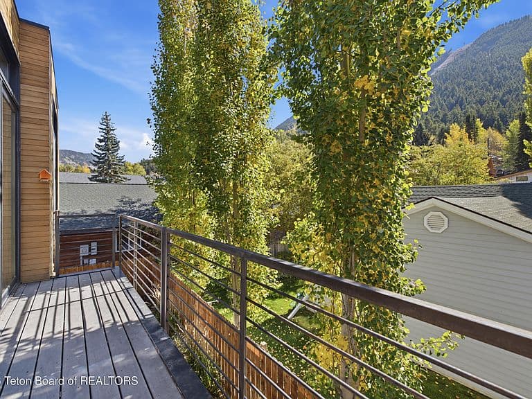 670 S Millward St photo 5