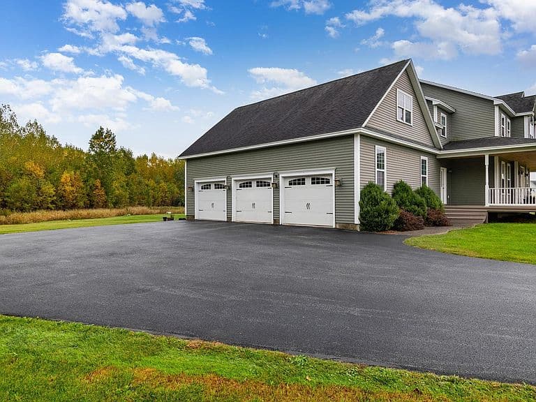 8 Meadow View Drive photo 3